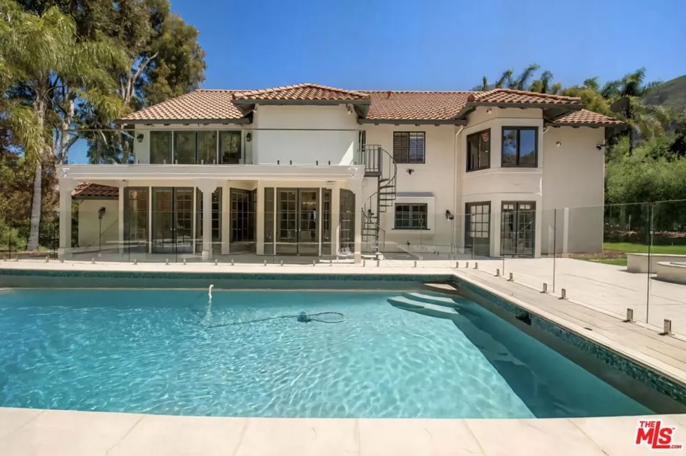 17636 Camino De Yatasto Los Angeles, CA 90272