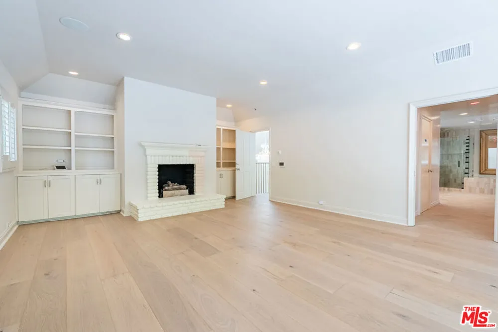 17636 Camino De Yatasto Los Angeles, CA 90272
