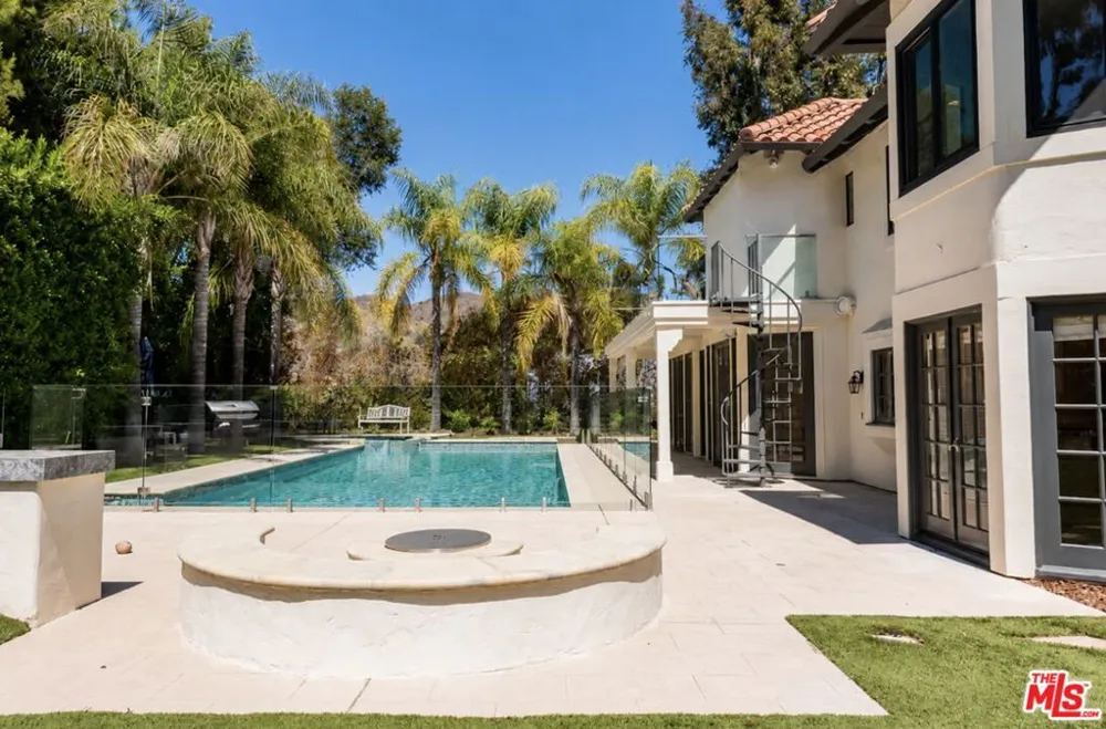 17636 Camino De Yatasto Los Angeles, CA 90272