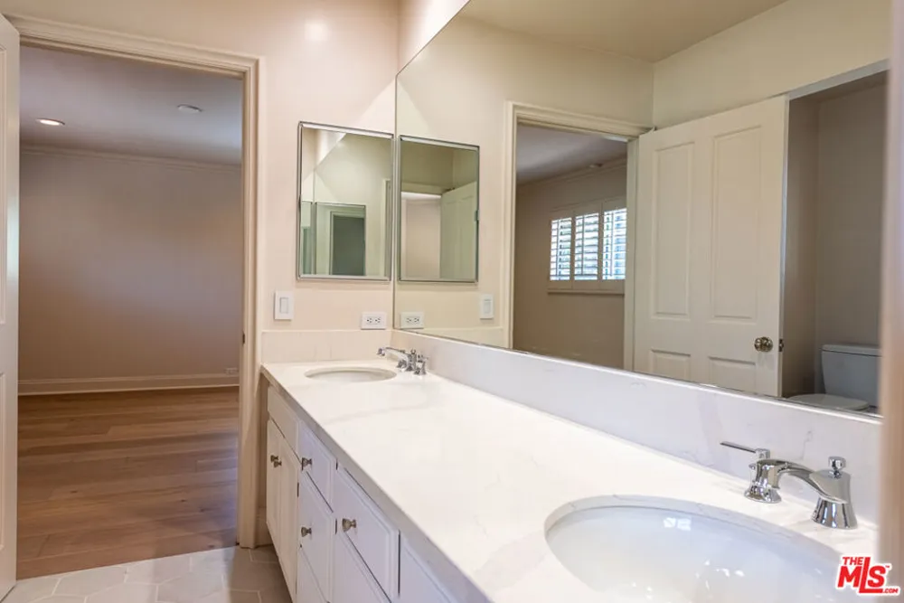 17636 Camino De Yatasto Los Angeles, CA 90272
