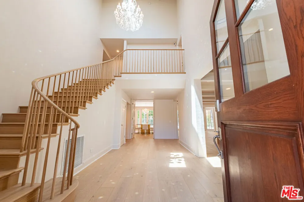 17636 Camino De Yatasto Los Angeles, CA 90272