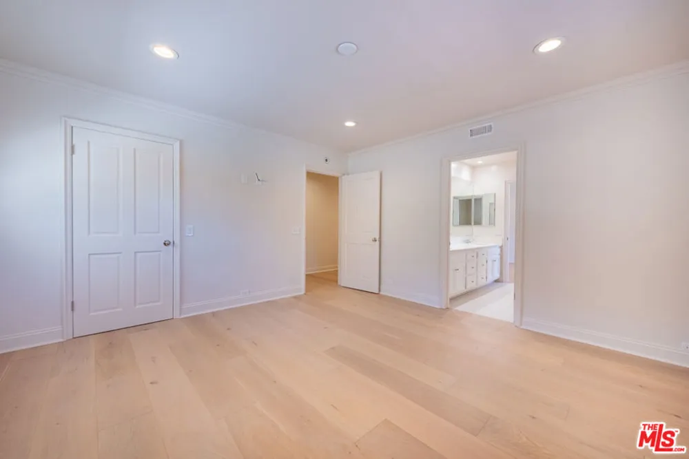 17636 Camino De Yatasto Los Angeles, CA 90272