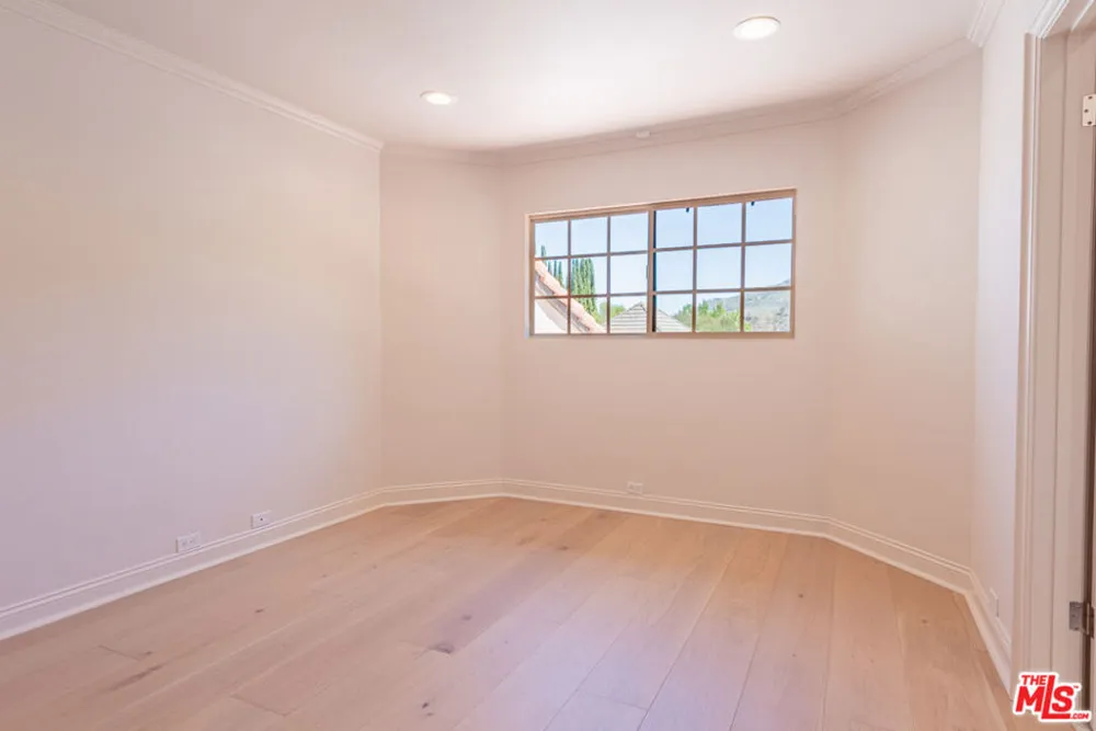 17636 Camino De Yatasto Los Angeles, CA 90272