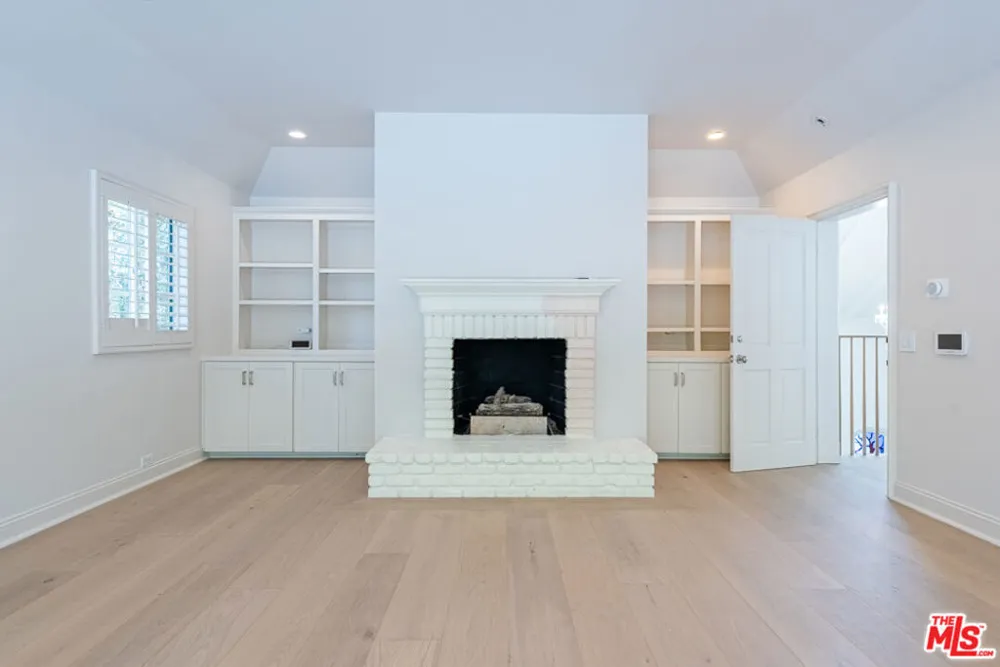 17636 Camino De Yatasto Los Angeles, CA 90272