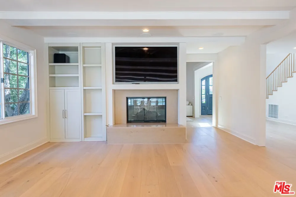 17636 Camino De Yatasto Los Angeles, CA 90272