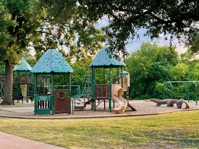 600 Westwood Drive Richardson, TX 75080