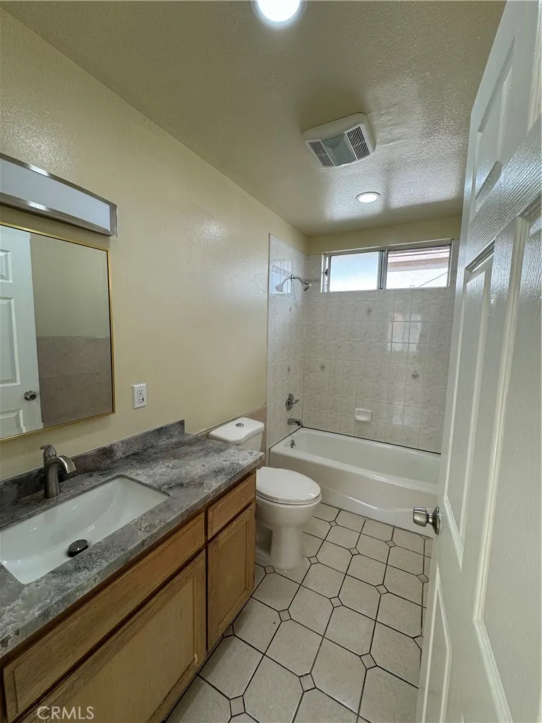 3538 W 108th Street #A Inglewood, CA 90303