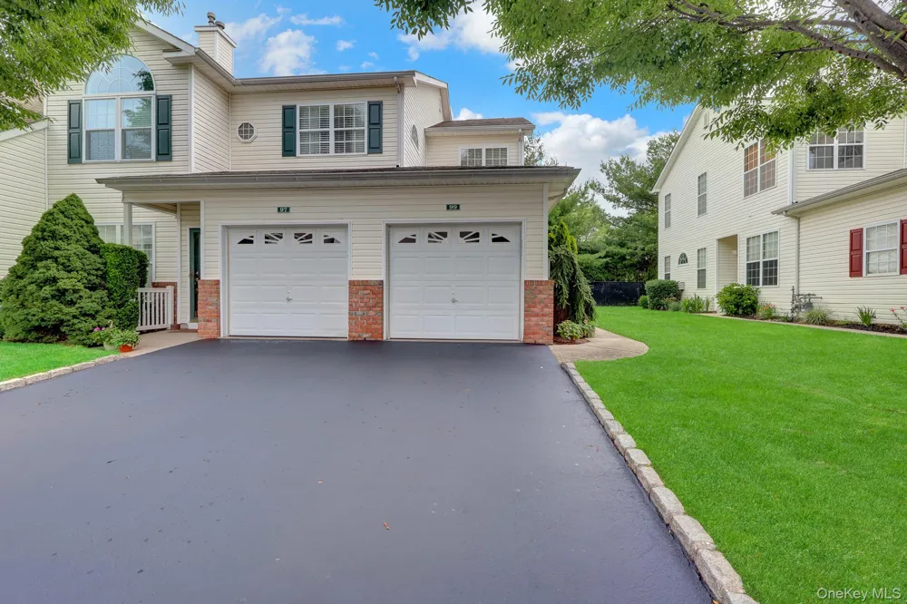 99 Constantine Way Mount Sinai, NY 11766