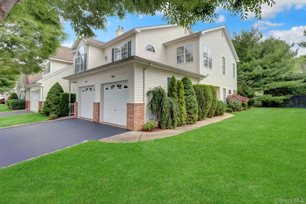 99 Constantine Way Mount Sinai, NY 11766