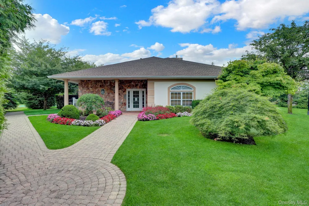 99 Constantine Way Mount Sinai, NY 11766