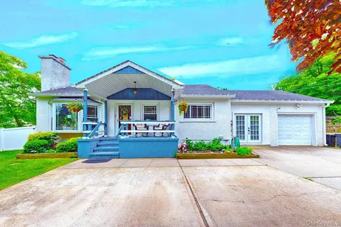 8 Van Cedar Street SE #8