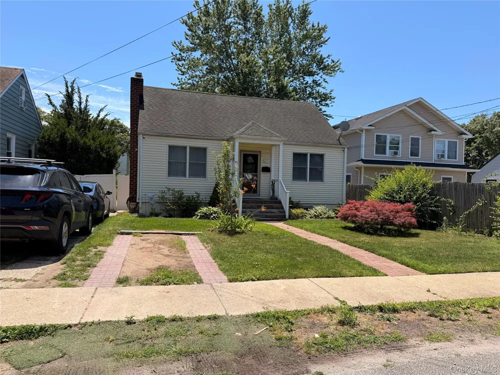 43 2nd Avenue Central Islip, NY 11722
