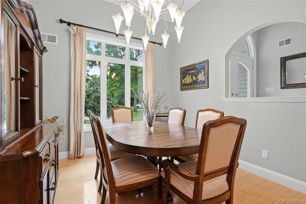 58 South Path Calverton, NY 11933