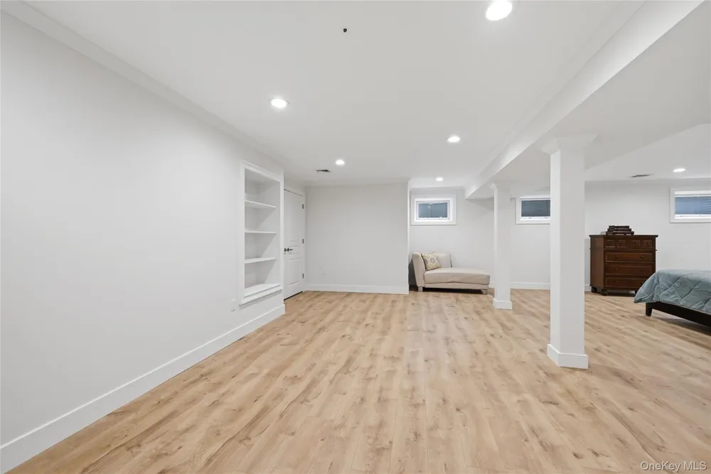 58 South Path Calverton, NY 11933