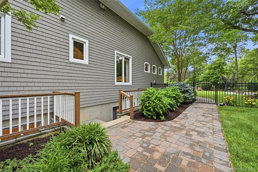 58 South Path Calverton, NY 11933