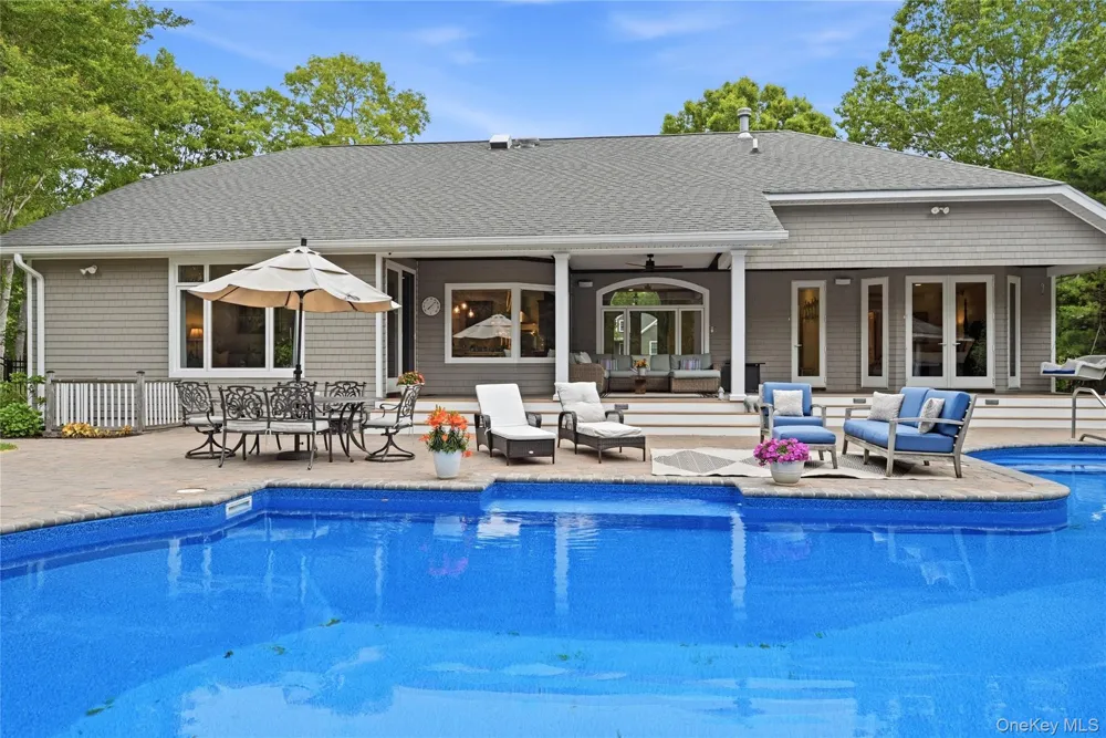 58 South Path Calverton, NY 11933