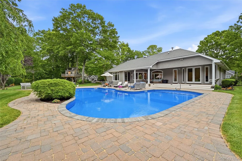 58 South Path Calverton, NY 11933