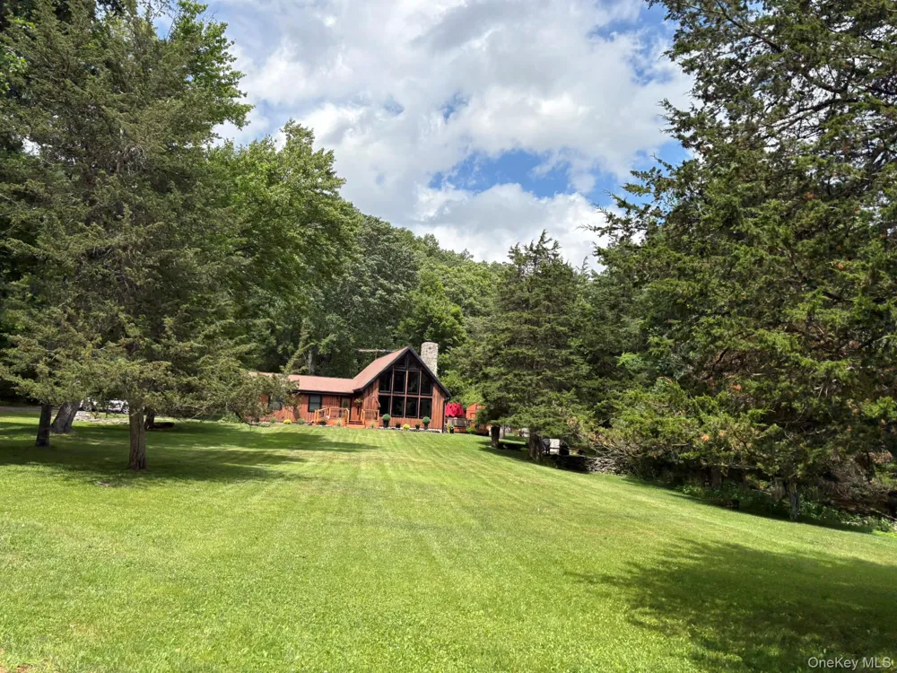 92 Twinshaven Road Napanoch, NY 12458