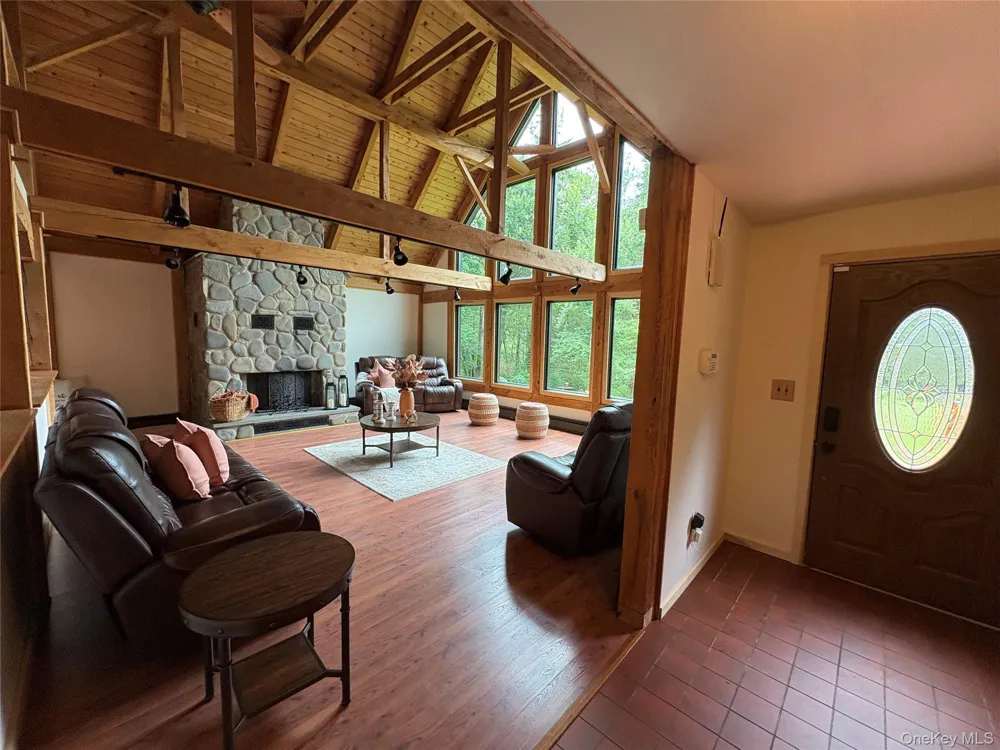 92 Twinshaven Road Napanoch, NY 12458