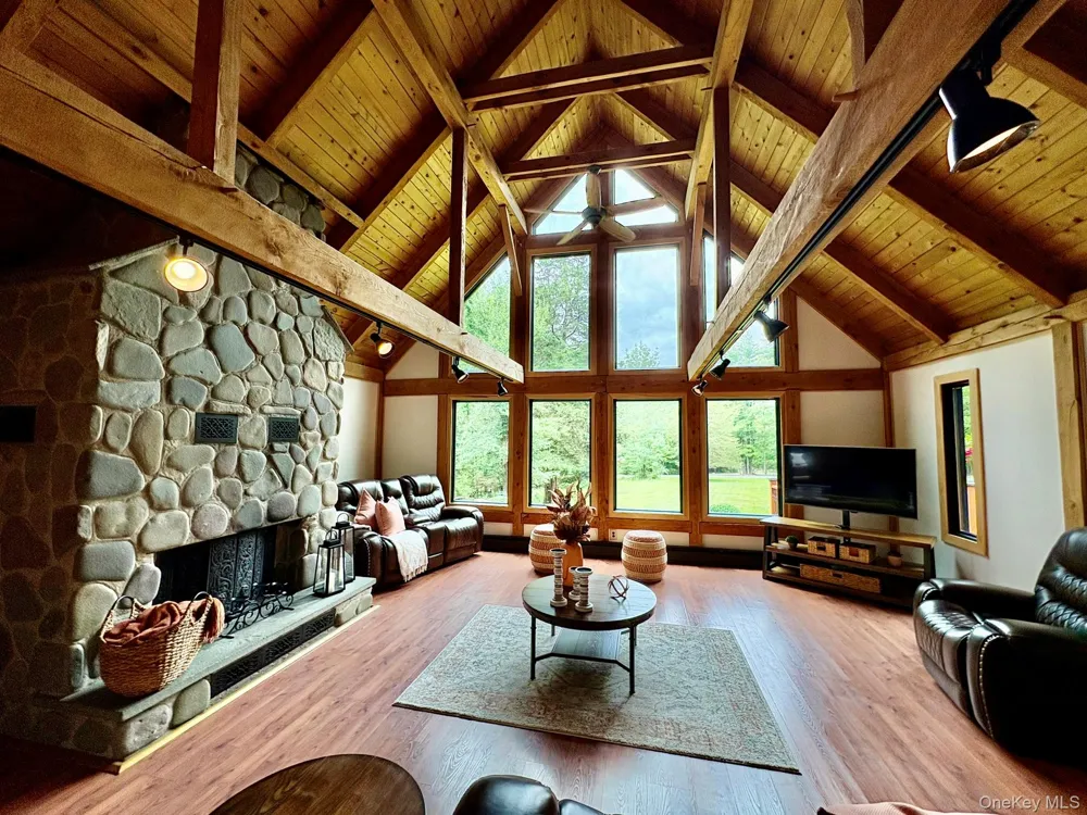 92 Twinshaven Road Napanoch, NY 12458