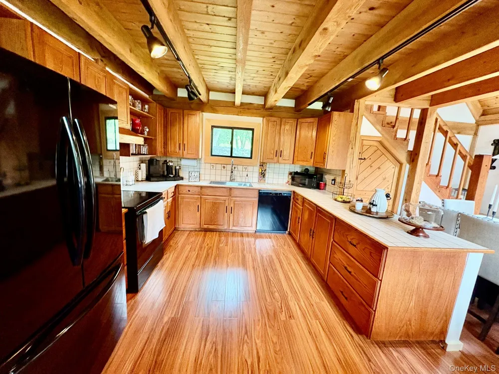 92 Twinshaven Road Napanoch, NY 12458