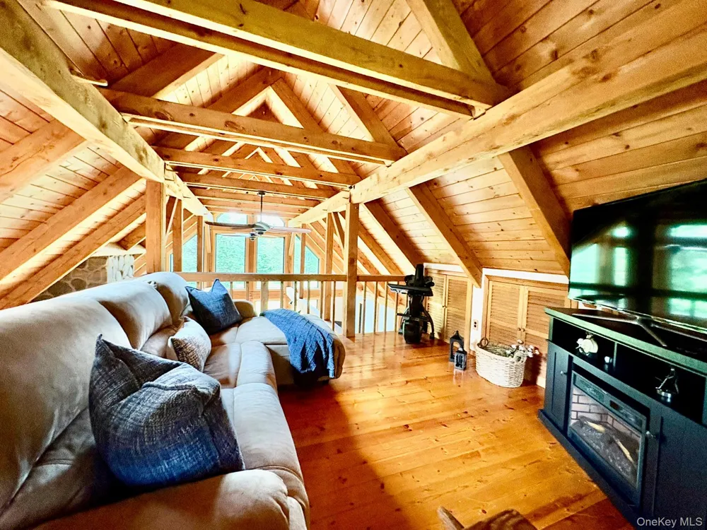 92 Twinshaven Road Napanoch, NY 12458