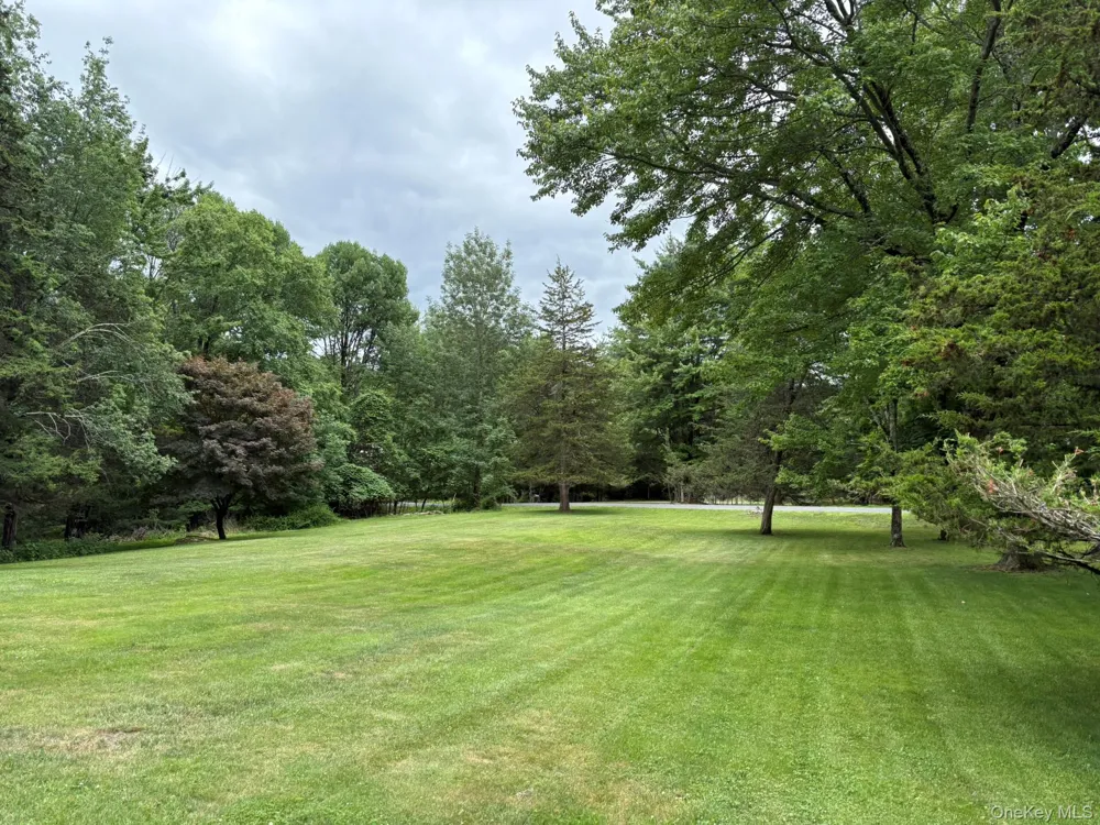 92 Twinshaven Road Napanoch, NY 12458