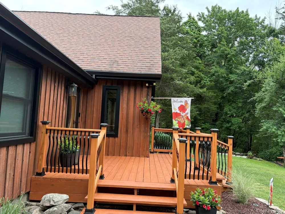 92 Twinshaven Road Napanoch, NY 12458