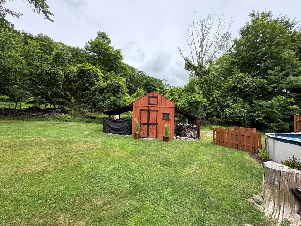 92 Twinshaven Road Napanoch, NY 12458