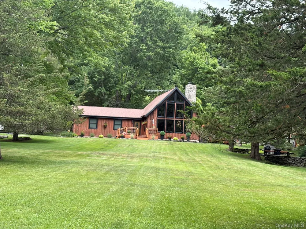 92 Twinshaven Road Napanoch, NY 12458