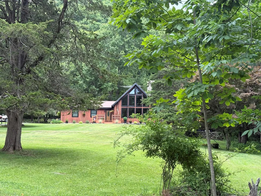 92 Twinshaven Road Napanoch, NY 12458