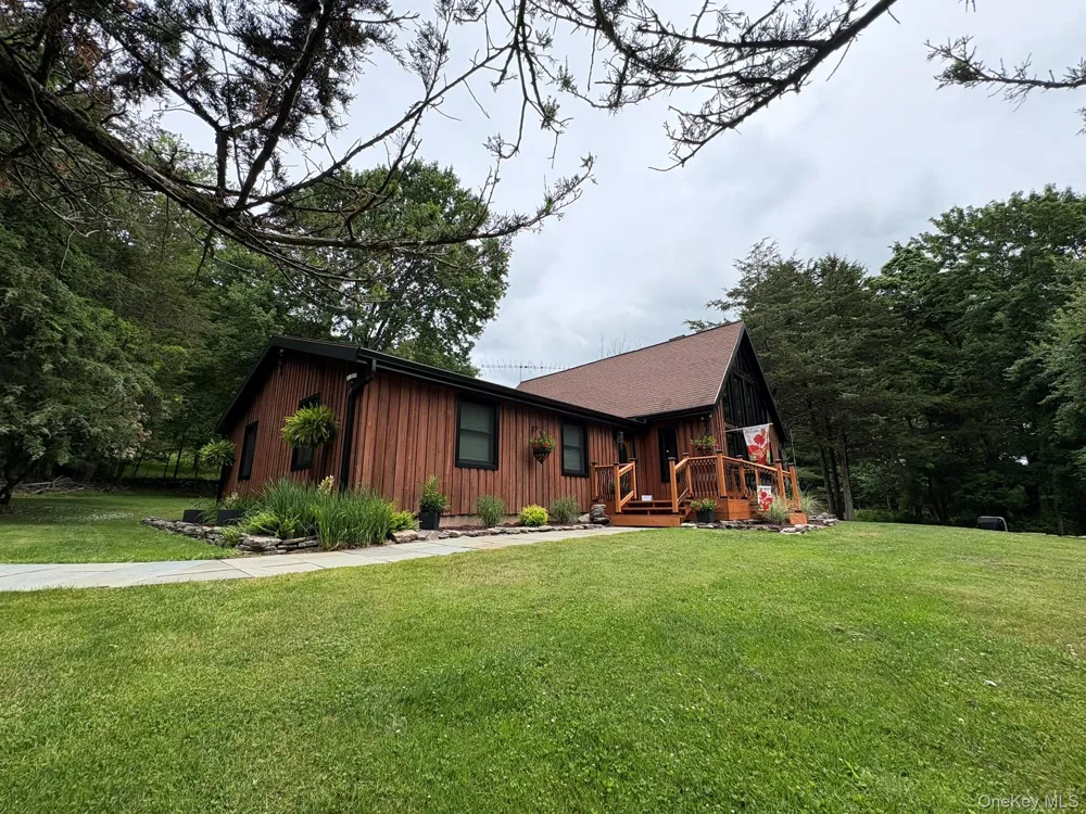92 Twinshaven Road Napanoch, NY 12458