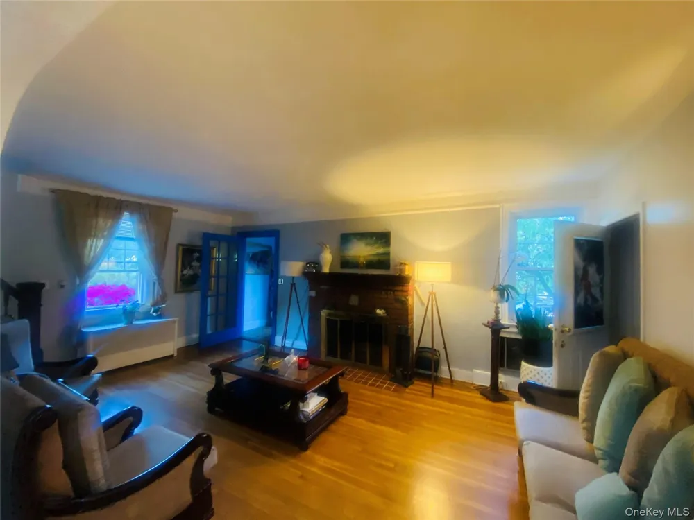 42 Mead Street Hempstead, NY 11550