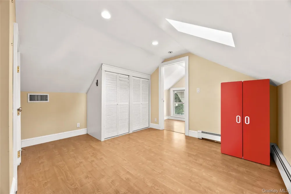 15 Pershing Avenue Locust Valley, NY 11560