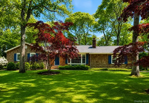6 Holly Lane