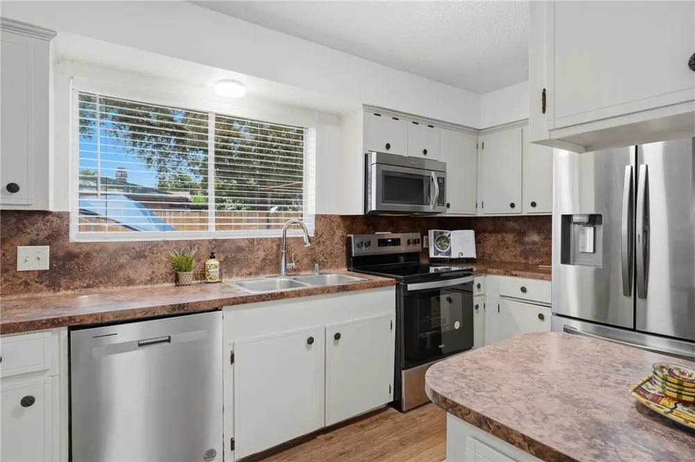 2113 Saint Charles Drive Portland, TX 78374