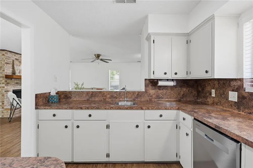 2113 Saint Charles Drive Portland, TX 78374