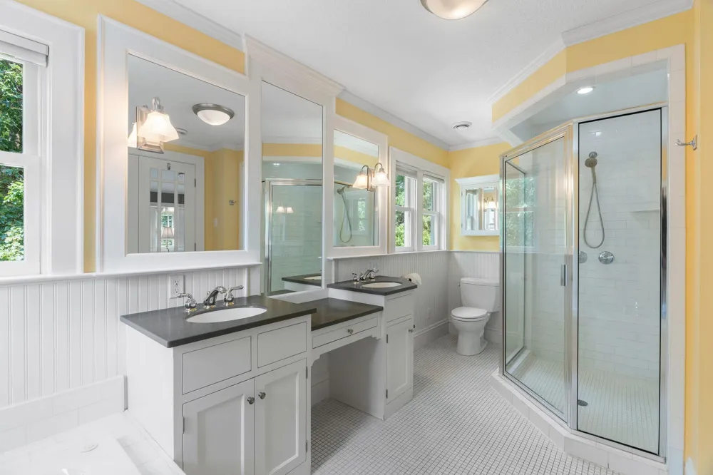 607 Ivy Falls Avenue Mendota Heights, MN 55118