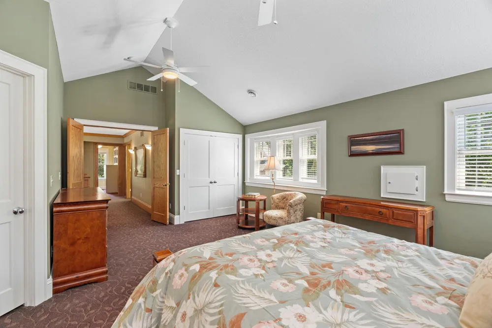 607 Ivy Falls Avenue Mendota Heights, MN 55118