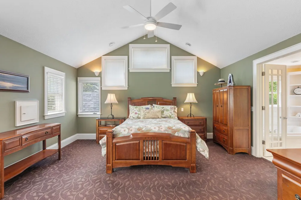 607 Ivy Falls Avenue Mendota Heights, MN 55118