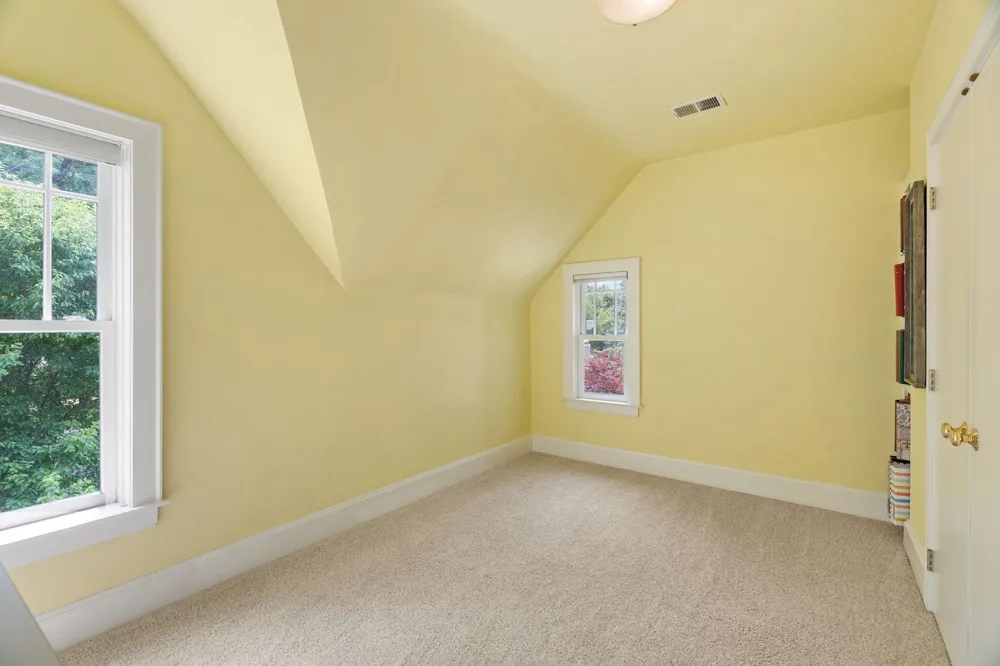 607 Ivy Falls Avenue Mendota Heights, MN 55118