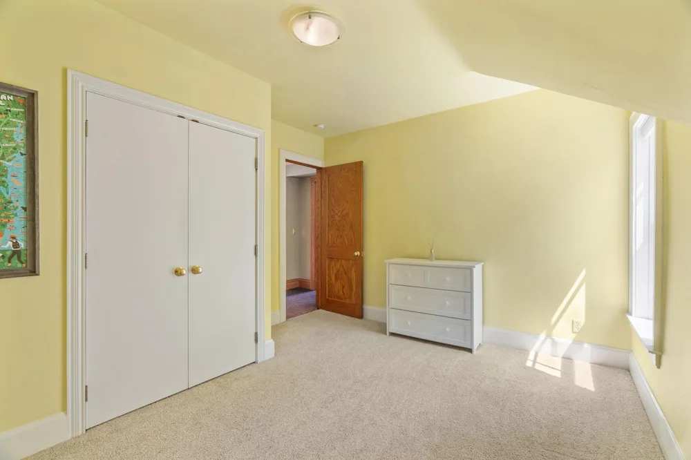 607 Ivy Falls Avenue Mendota Heights, MN 55118