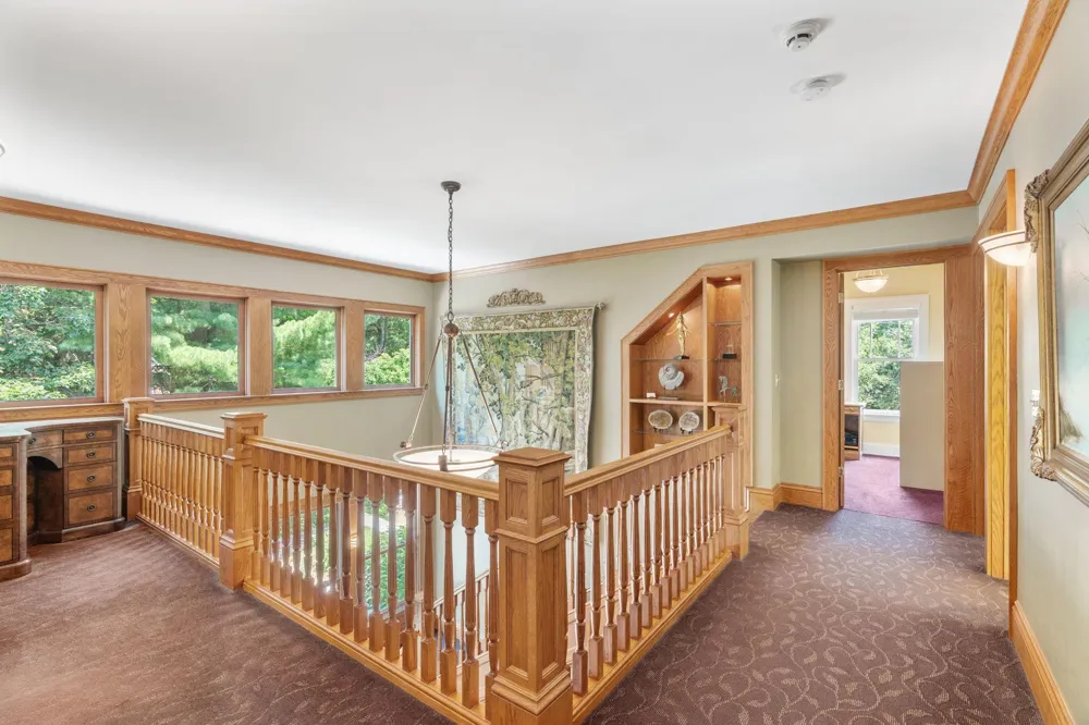 607 Ivy Falls Avenue Mendota Heights, MN 55118