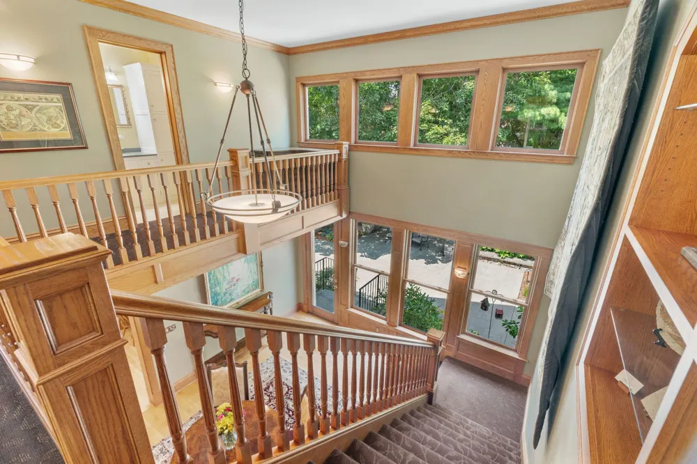 607 Ivy Falls Avenue Mendota Heights, MN 55118