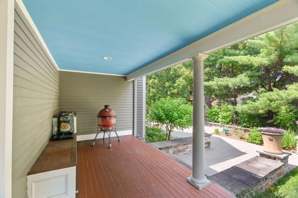 607 Ivy Falls Avenue Mendota Heights, MN 55118