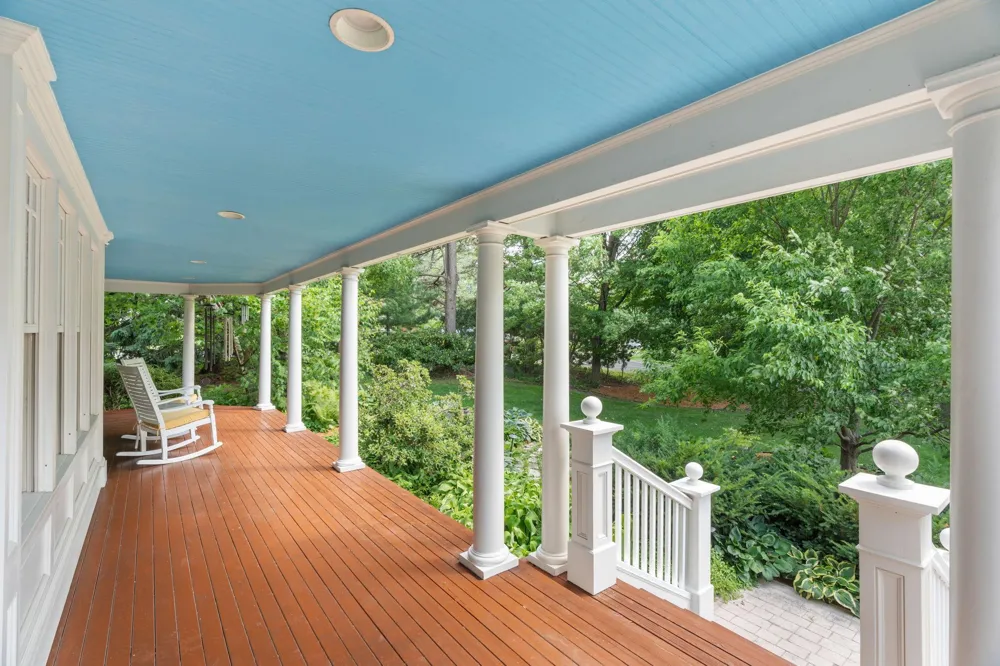 607 Ivy Falls Avenue Mendota Heights, MN 55118