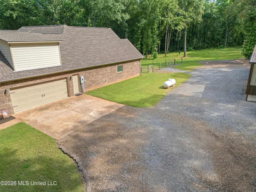 8301 Browns Ferry Road Senatobia, MS 38668