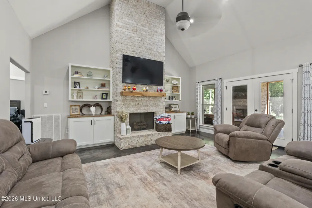 8301 Browns Ferry Road Senatobia, MS 38668