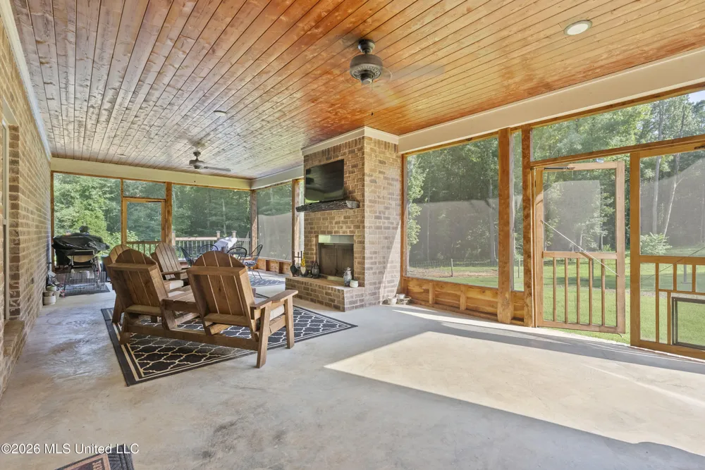 8301 Browns Ferry Road Senatobia, MS 38668