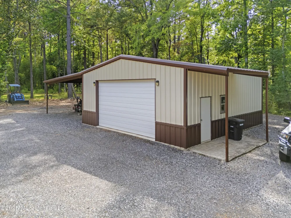 8301 Browns Ferry Road Senatobia, MS 38668